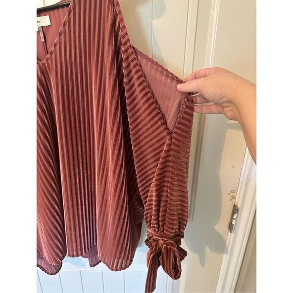 Entro Pink Velvet Cold Shoulder Blouse With Tie Detail - Size Small - T8046 - Picture 2 of 6